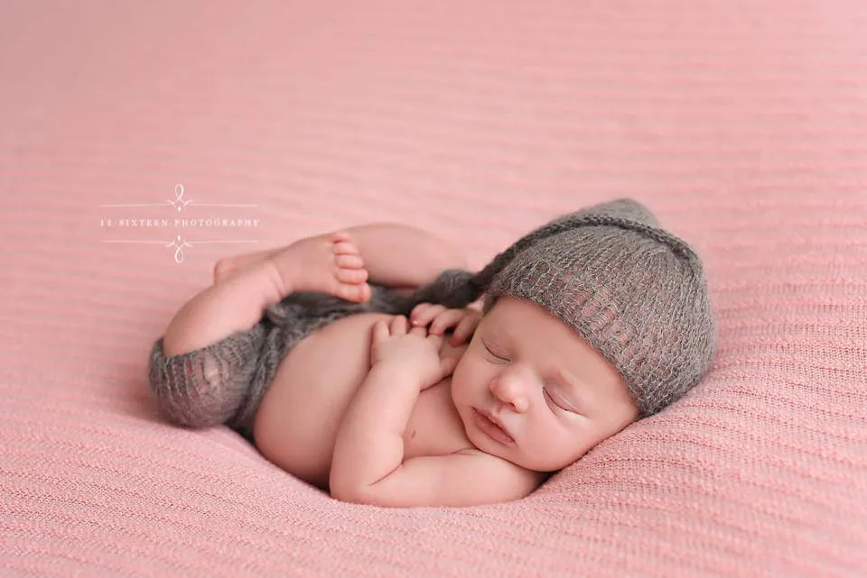 Gray Mohair Knot Hat and Shorts Set