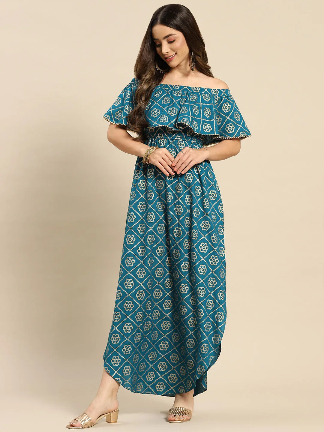 Off shoulder Flare yoke and U hem maxi dress