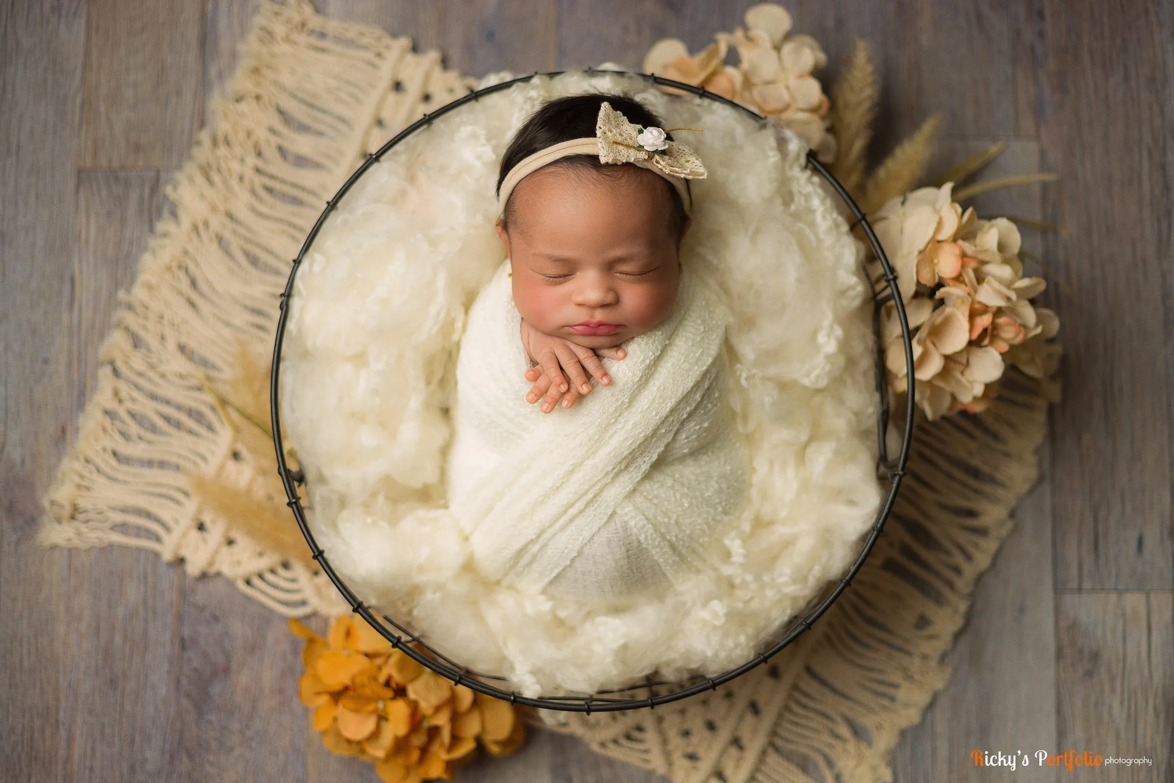 SET Cream Newborn Fluff Cloud Basket Filler and Baby Wrap