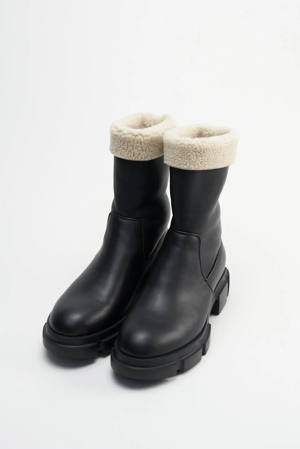 Vegan Teddy Nappa Black Ankle Boots