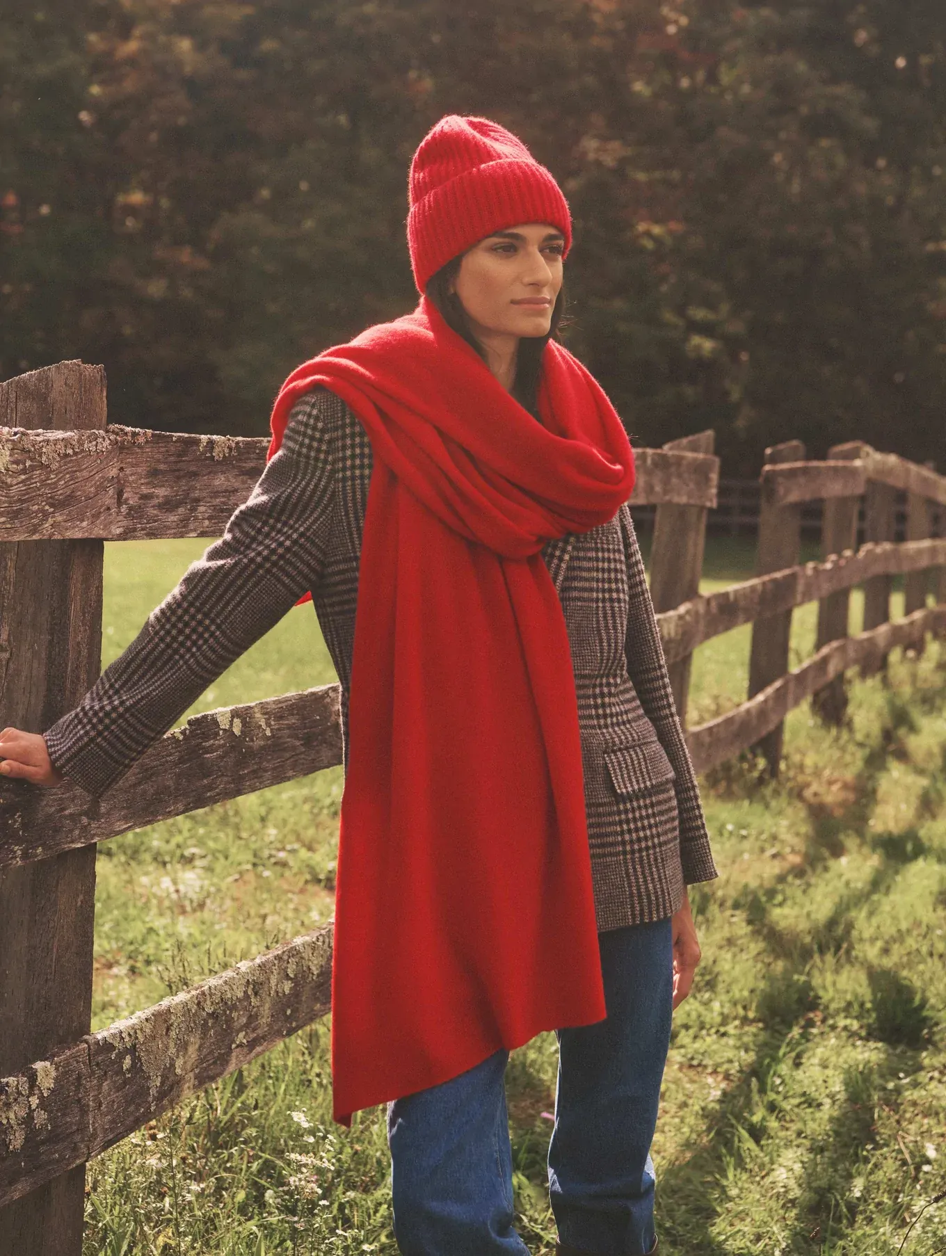 White   Warren - Cashmere Travel Wrap in Crimson