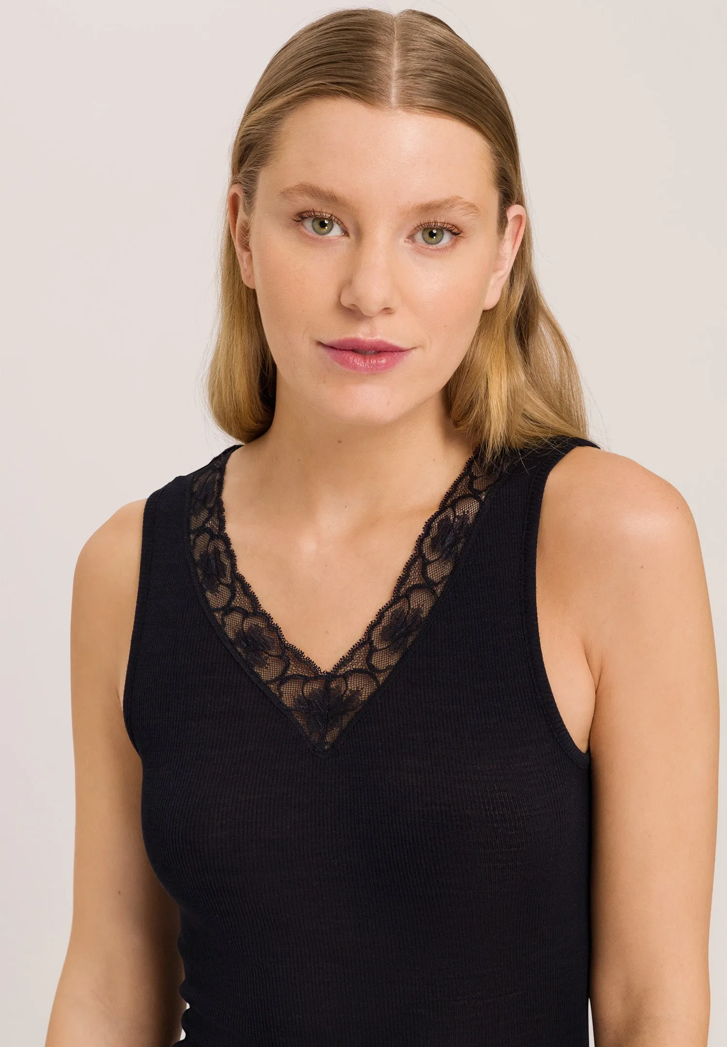 Woolen Lace Fine Ribbed Wool And Silk Tank Top | Black 70971-019